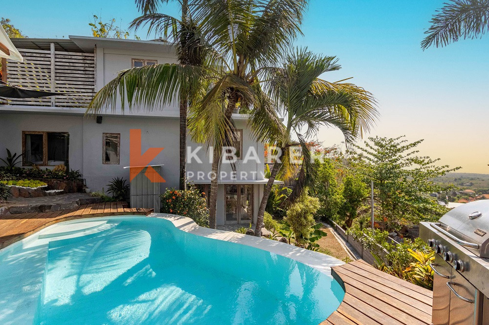 Stunning Three-Bedroom Villa with 180-Degree Ocean View in Balangan — image 2
