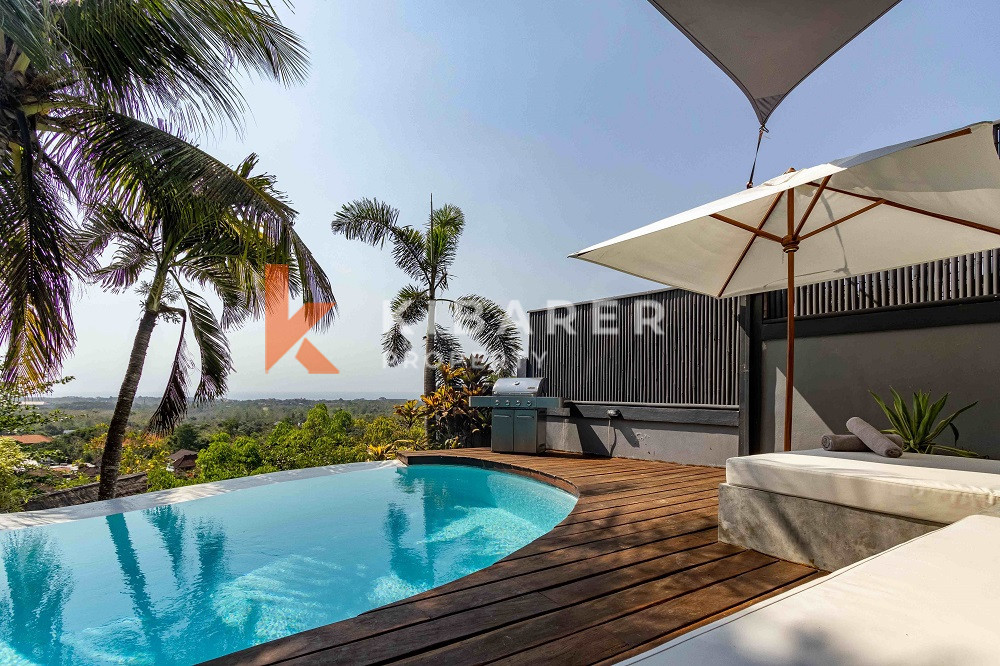 Stunning Three-Bedroom Villa with 180-Degree Ocean View in Balangan