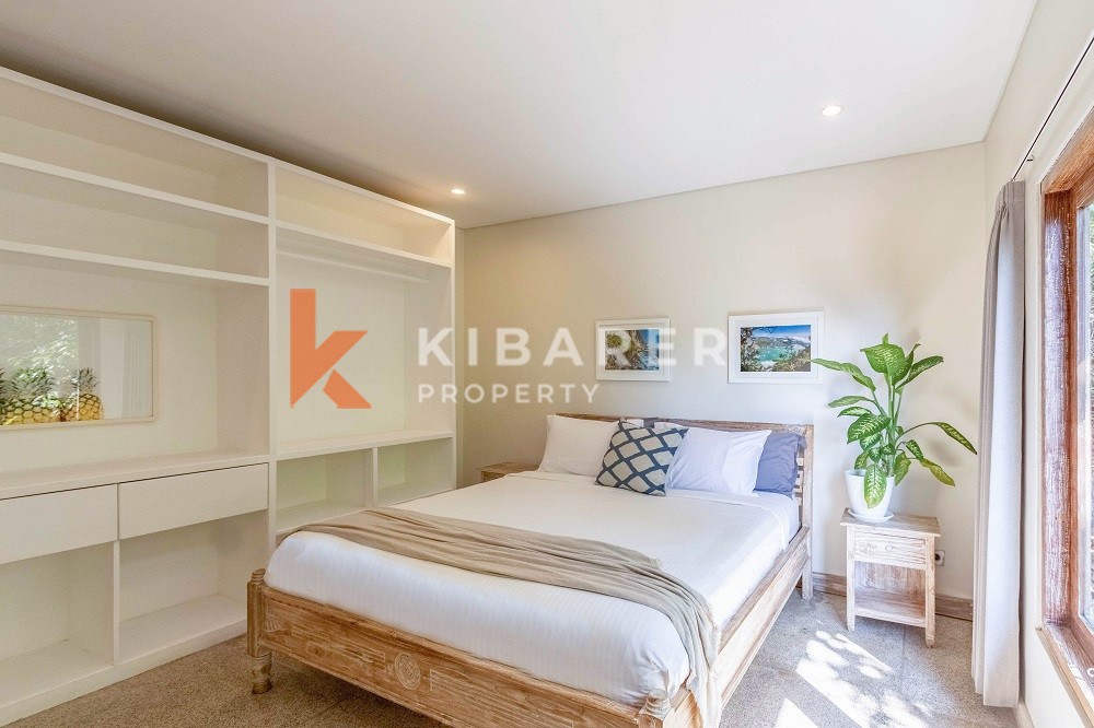 Stunning Three-Bedroom Villa with 180-Degree Ocean View in Balangan — image 10