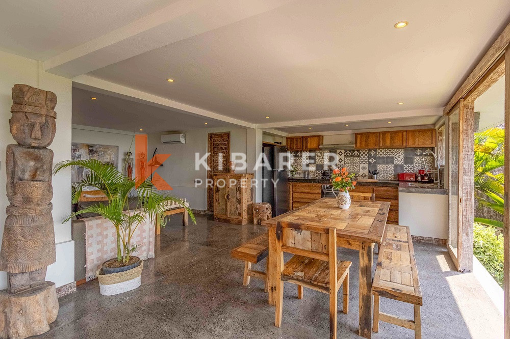 Stunning Three-Bedroom Villa with 180-Degree Ocean View in Balangan — image 3