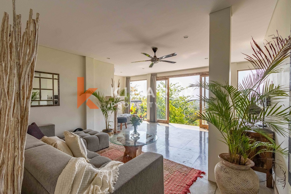 Stunning Three-Bedroom Villa with 180-Degree Ocean View in Balangan — image 11
