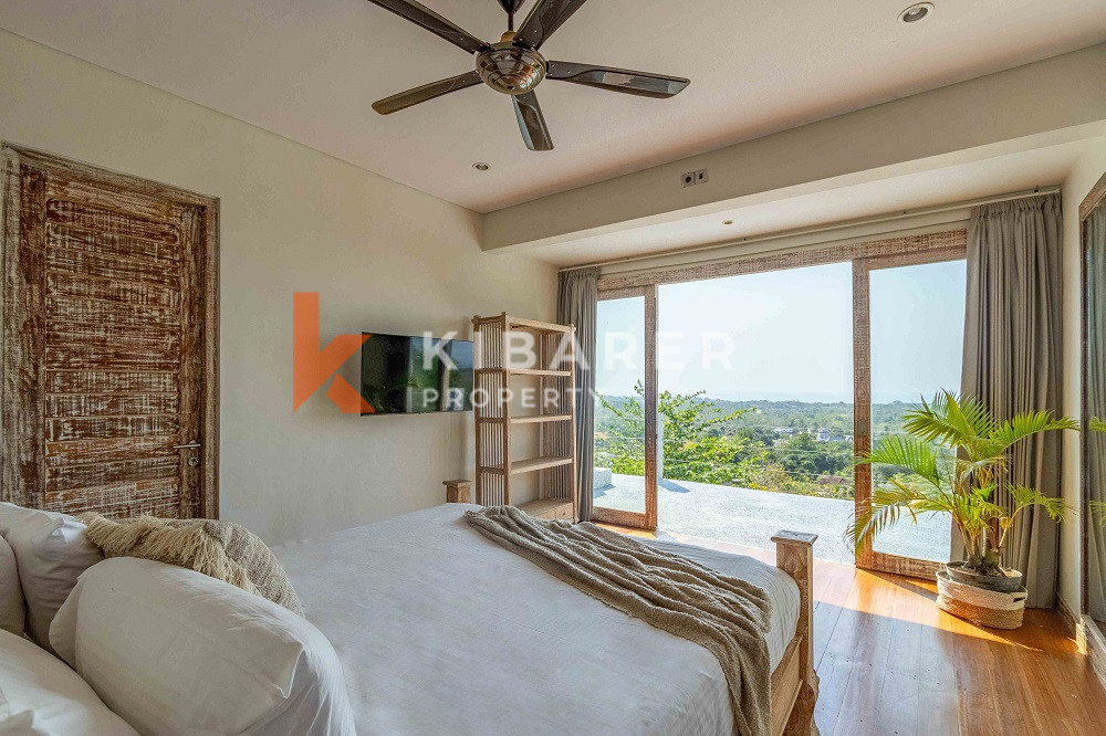 Stunning Three-Bedroom Villa with 180-Degree Ocean View in Balangan — image 15