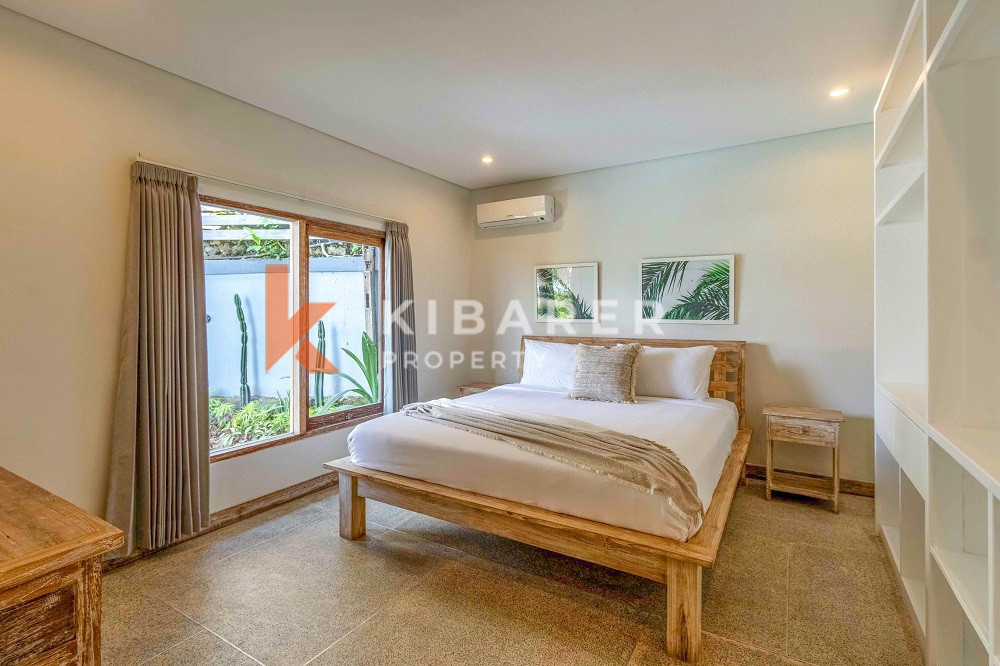 Stunning Three-Bedroom Villa with 180-Degree Ocean View in Balangan — image 8