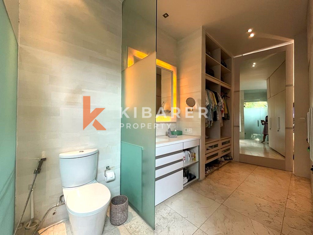 Jungle View Four Bedroom Enclosed Living Villa In Semer-Kerobokan — image 18