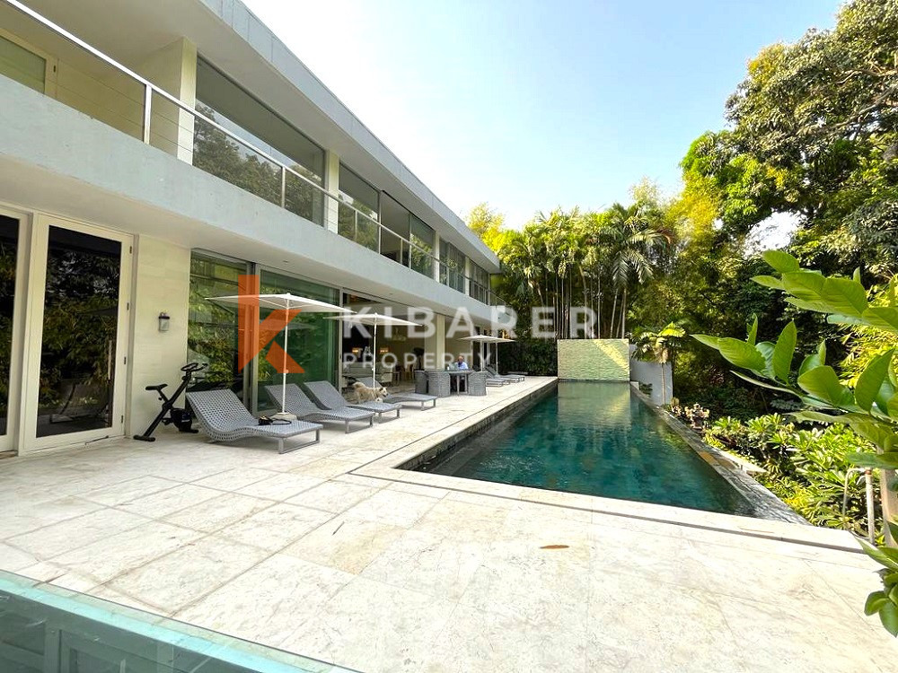 Jungle View Four Bedroom Enclosed Living Villa In Semer-Kerobokan — image 3