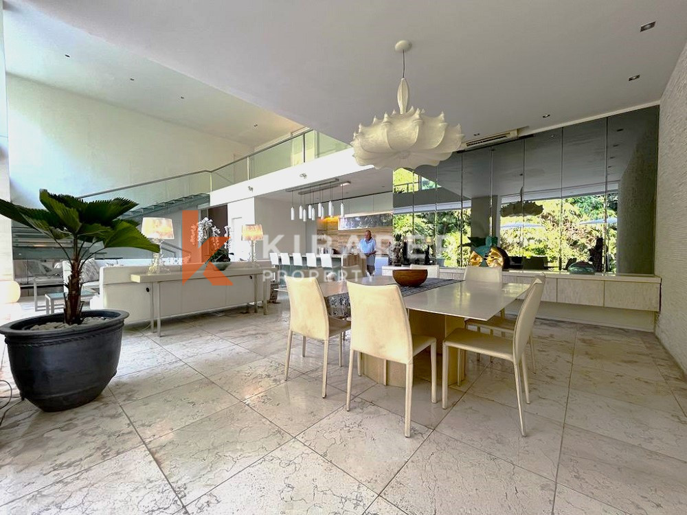 Jungle View Four Bedroom Enclosed Living Villa In Semer-Kerobokan — image 11