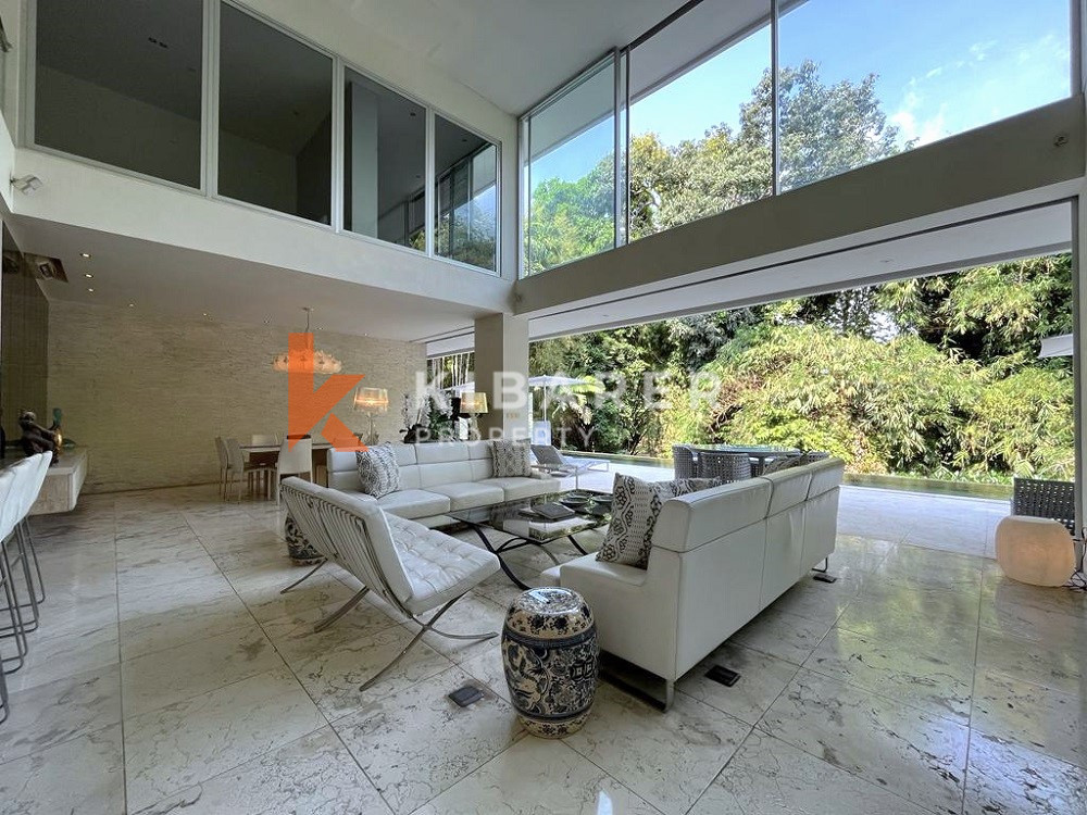 Jungle View Four Bedroom Enclosed Living Villa In Semer-Kerobokan — image 9