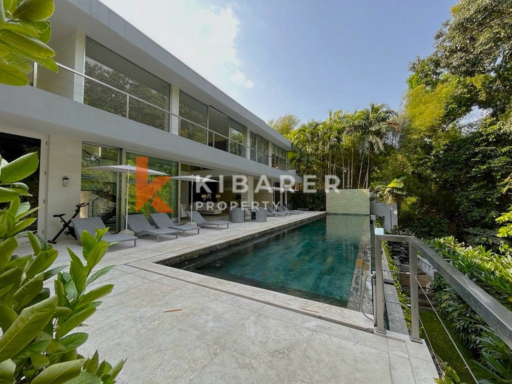 Jungle View Four Bedroom Enclosed Living Villa In Semer-Kerobokan — image 1