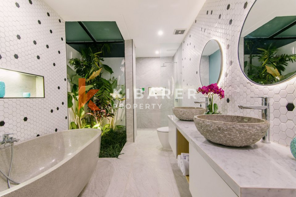Beautiful Four-Bedroom Villa Well Located in Canggu — image 16