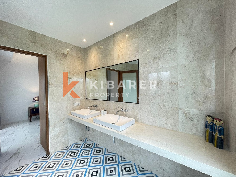 Beautiful Four-Bedroom Villa Nestled in Canggu — image 8