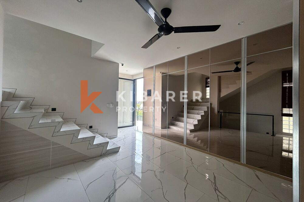 Luxury Five Bedroom Villa Ocean View Situated in Ungasan — image 10