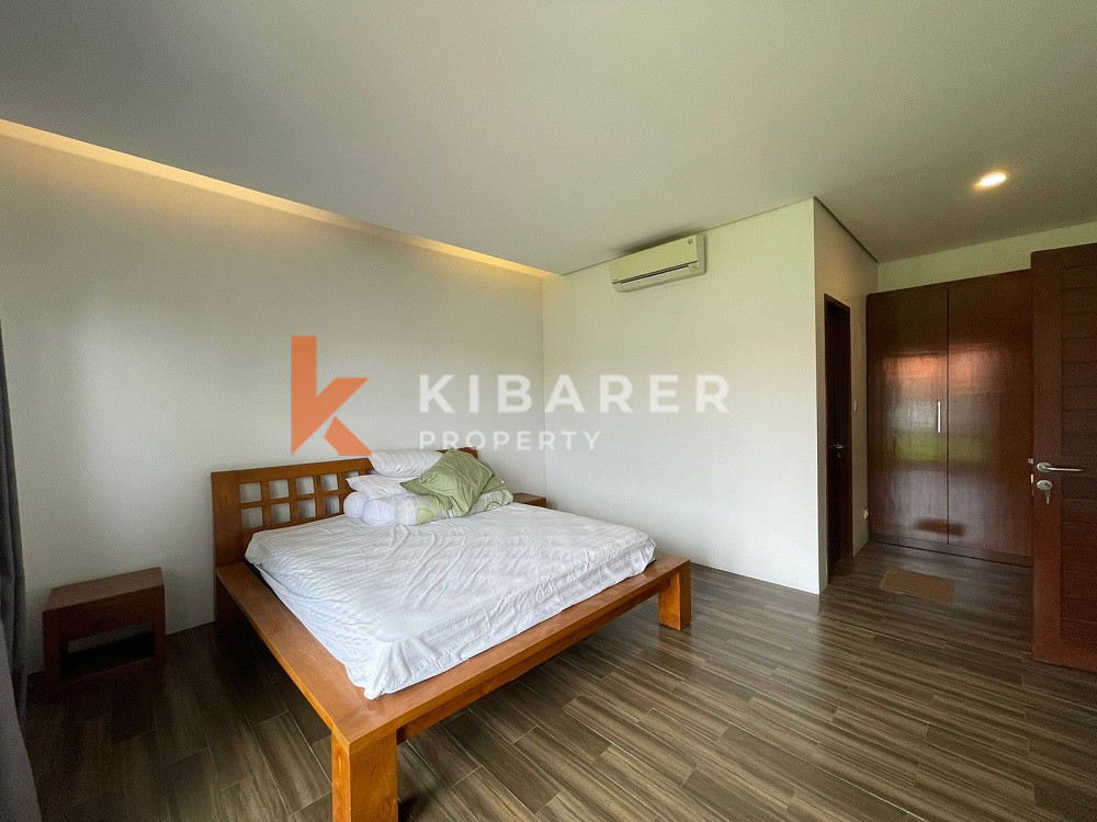 Welcoming Three-Bedroom Villa Nestled in Canggu — image 8