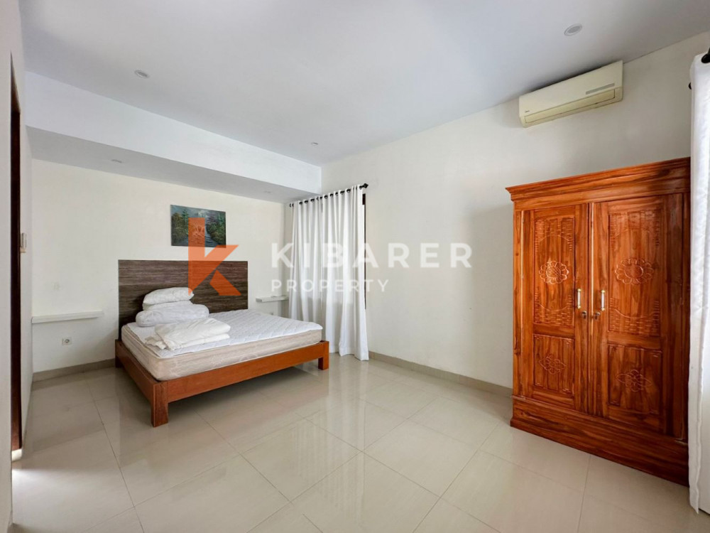 Sublease Possibility Three Bedroom Open Living Villa Situated in Tumbak Bayuh — image 5