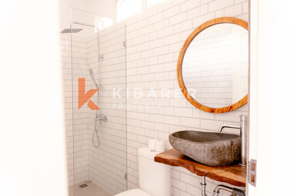Charming Three Bedroom Villa situated in Kerobokan closed to Canggu — image 18