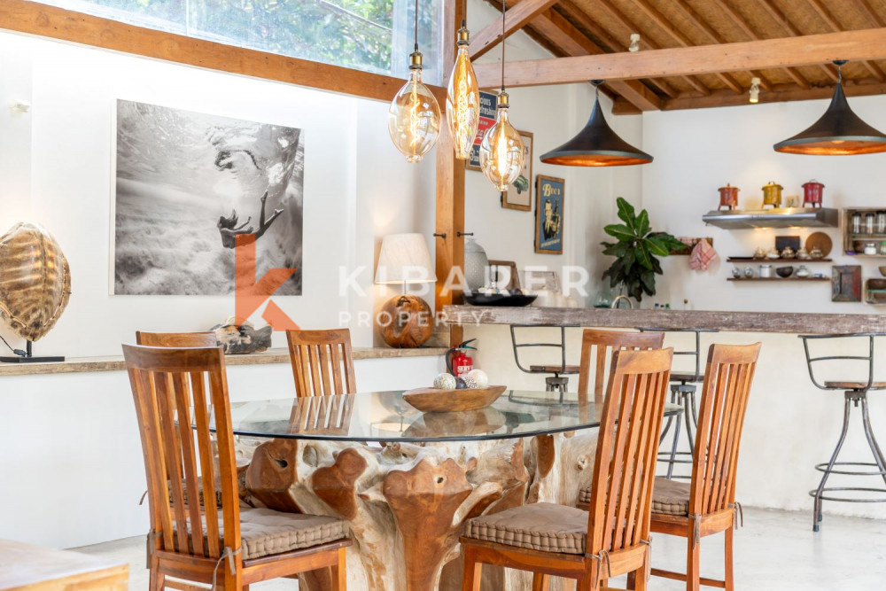 Tropical and Stunning Three Bedroom Enclosed Living Villa in Kerobokan — image 11