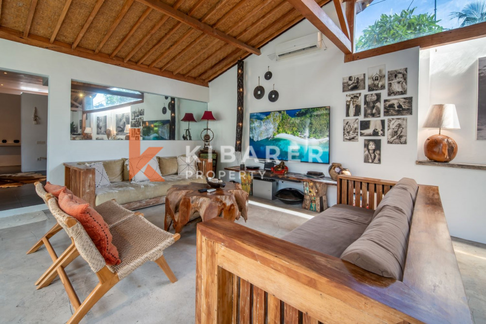 Tropical and Stunning Three Bedroom Enclosed Living Villa in Kerobokan — image 9