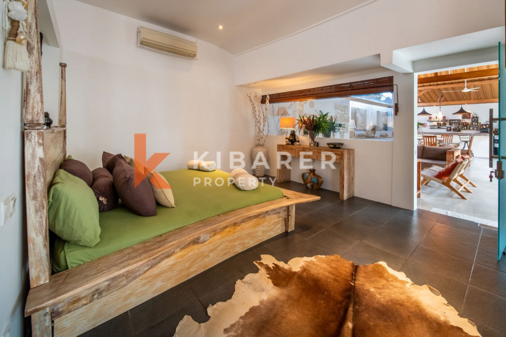 Tropical and Stunning Three Bedroom Enclosed Living Villa in Kerobokan — image 15
