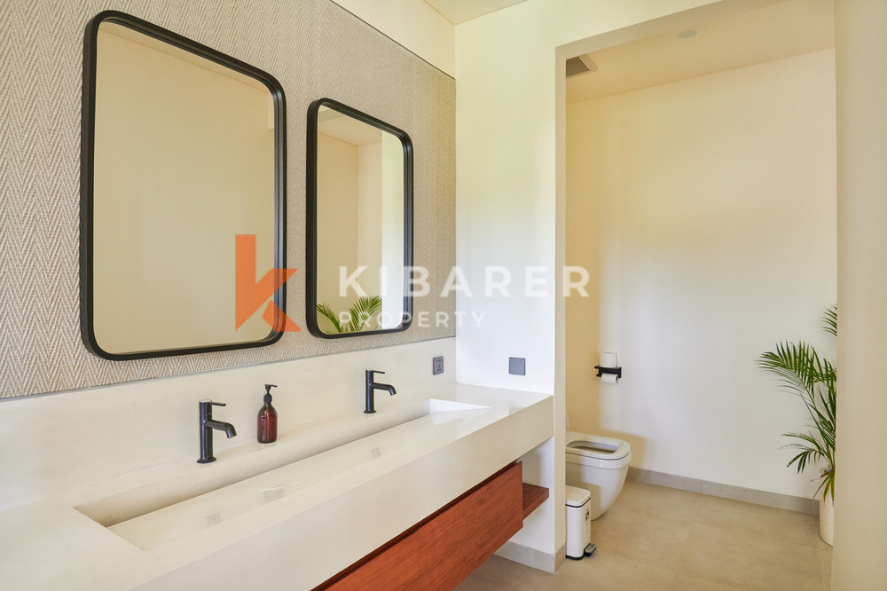 Superb Three-Bedroom Villa with Closed Living Room Located in Canggu — image 14