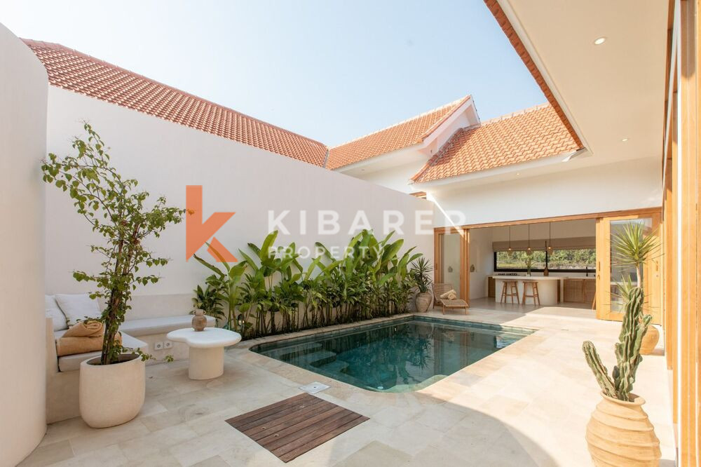 Magnificent Three-Bedroom Mediterranean Villa with Closed Living Room in Pererenan