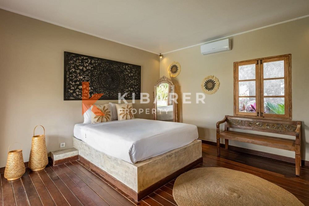 Four-Bedroom Gated Villa with Rice Field View in Canggu — image 4