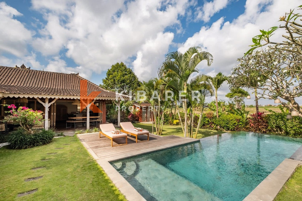 Four-Bedroom Gated Villa with Rice Field View in Canggu — image 1
