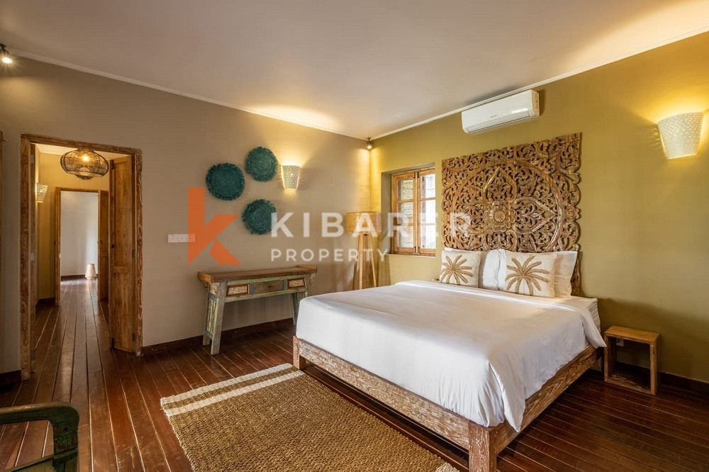 Four-Bedroom Gated Villa with Rice Field View in Canggu — image 17