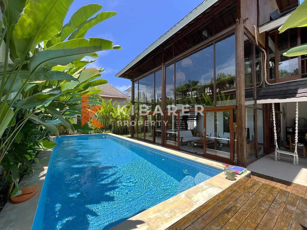 Classic Wooden Three-Bedroom Villa with Enclosed Living Area in a Perfect Location in Berawa