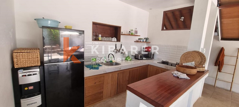 Classic Wooden Three-Bedroom Villa with Enclosed Living Area in a Perfect Location in Berawa — image 13