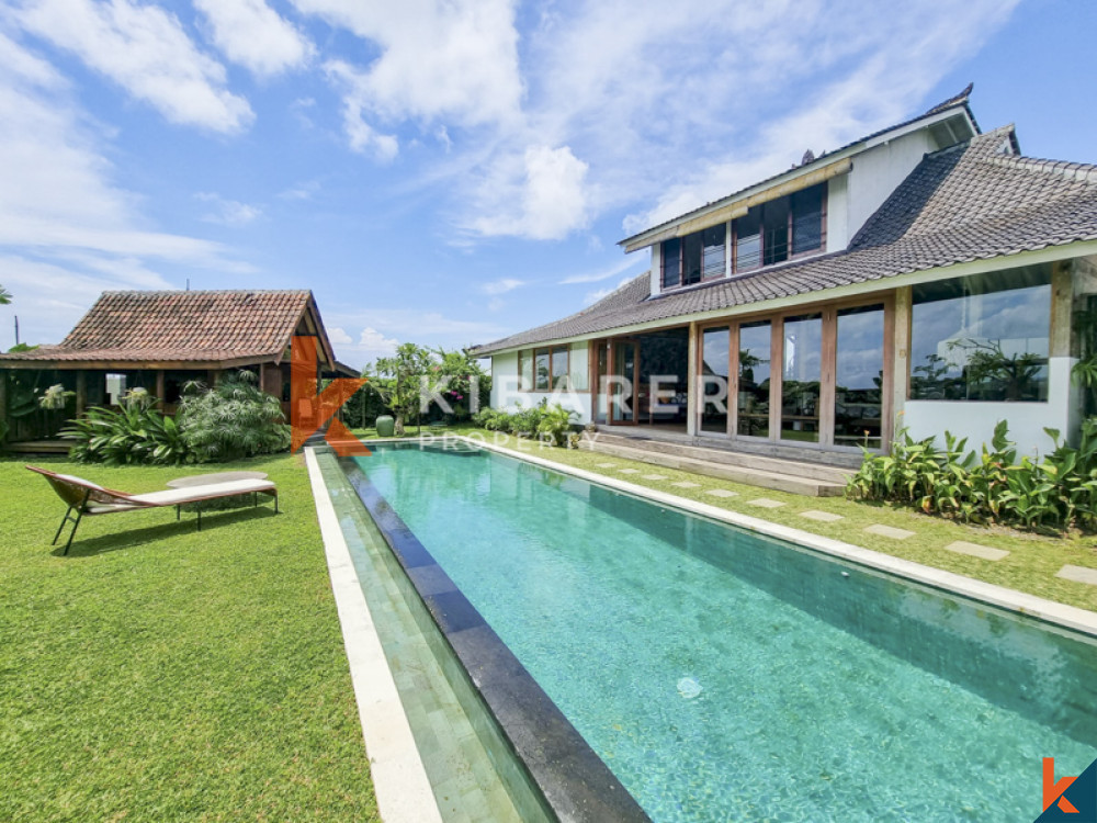 Traditional Four Bedrooms Closed Living Joglo with Rice Field View In Cemagi — image 1
