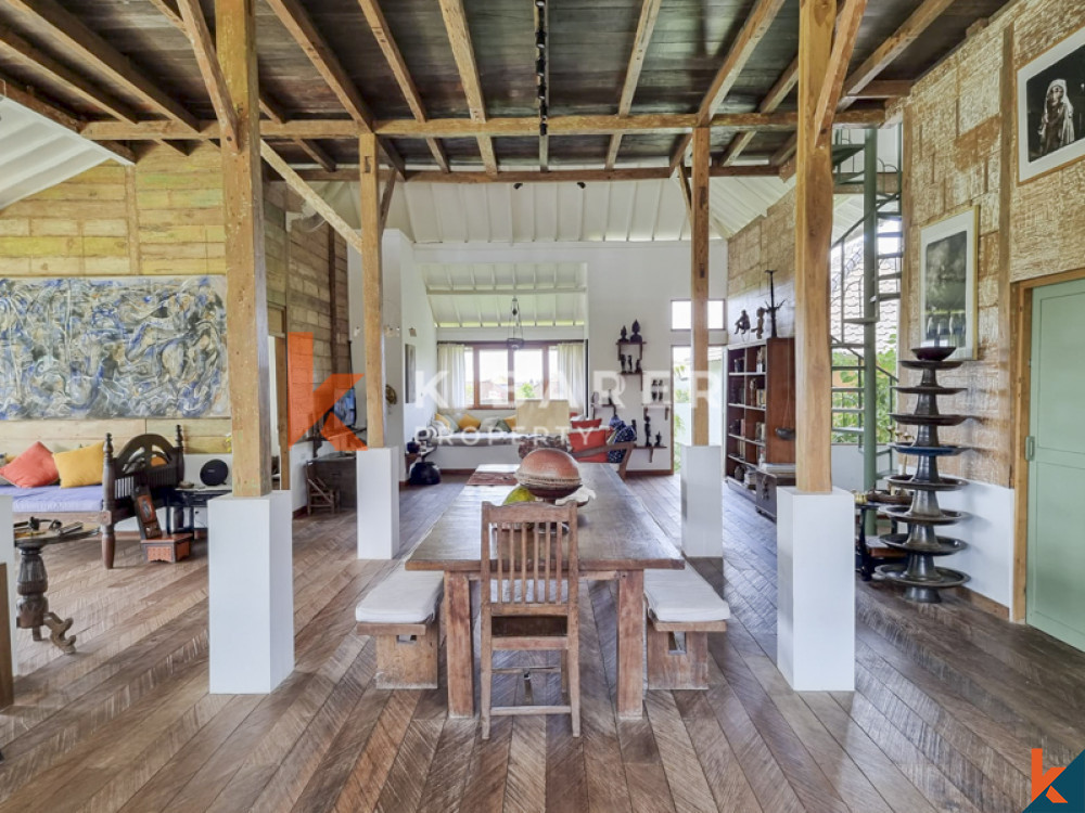 Traditional Four Bedrooms Closed Living Joglo with Rice Field View In Cemagi — image 7
