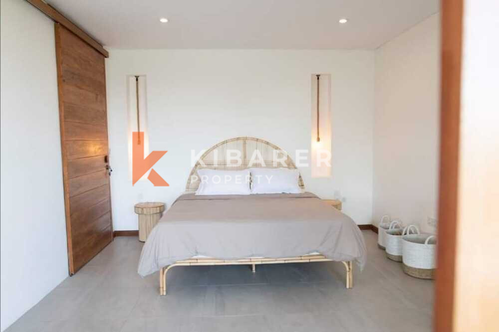 Beautiful Two-Bedroom Villa in Berawa in a Large Neighborhood in Canggu — image 2