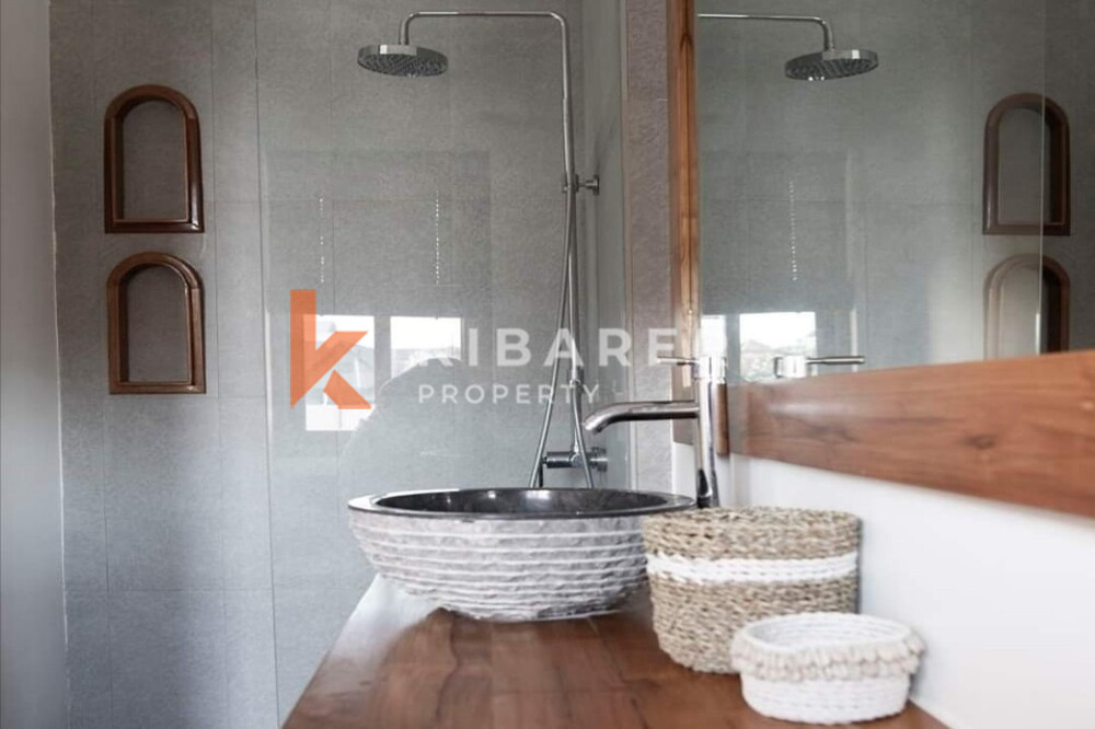 Beautiful Two-Bedroom Villa in Berawa in a Large Neighborhood in Canggu — image 6