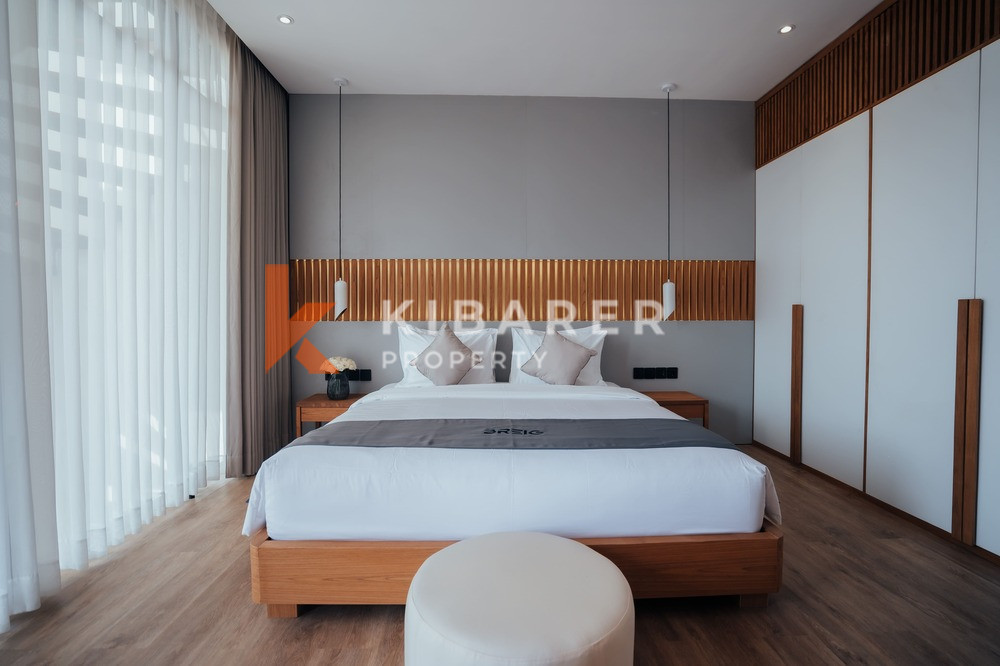 Three-Bedroom Villa with Closed Living Room and Roof in Canggu — image 17