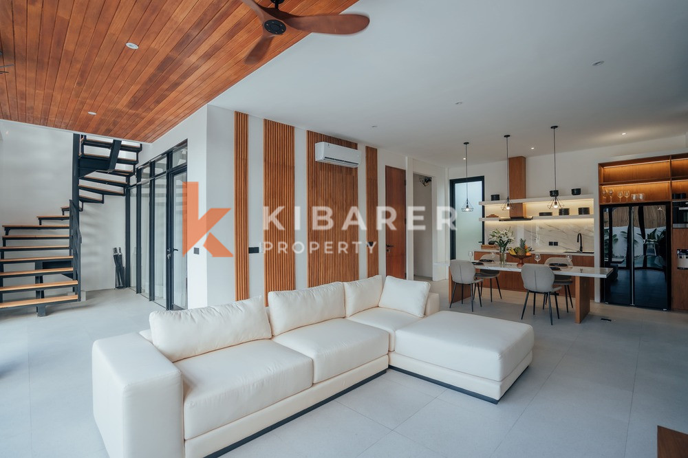 Three-Bedroom Villa with Closed Living Room and Roof in Canggu — image 9