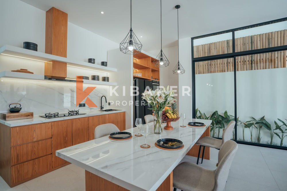 Three-Bedroom Villa with Closed Living Room and Roof in Canggu — image 6