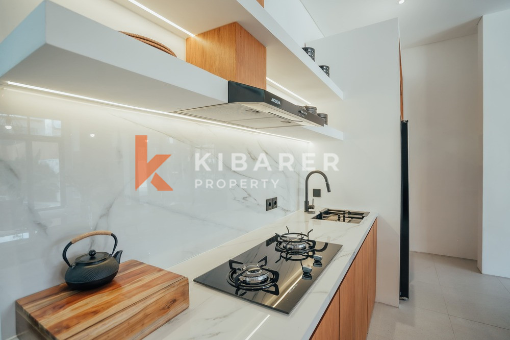 Three-Bedroom Villa with Closed Living Room and Roof in Canggu — image 4