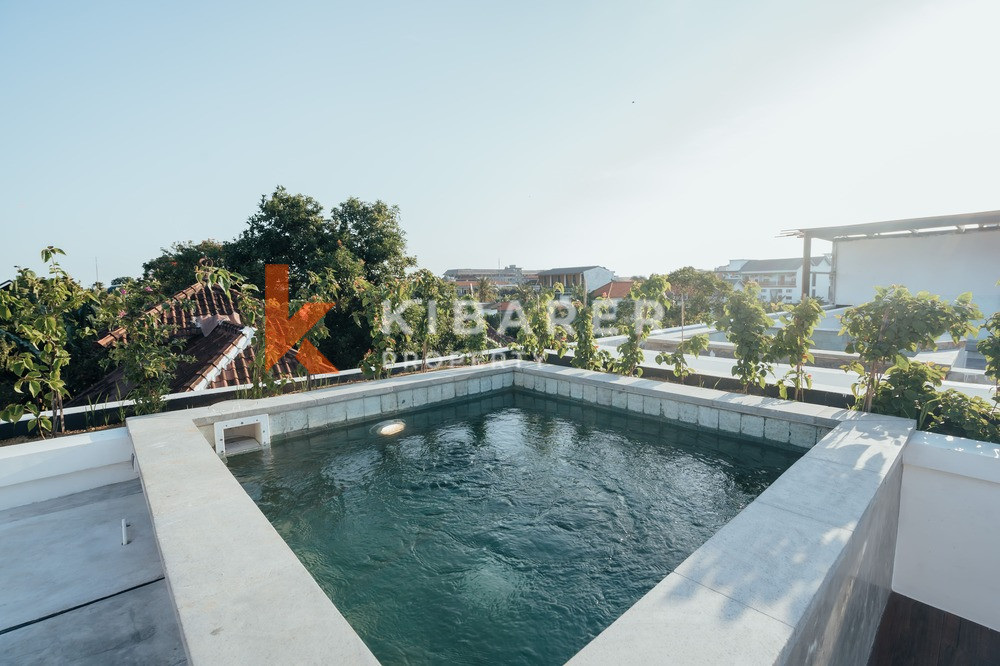 Three-Bedroom Villa with Closed Living Room and Roof in Canggu — image 3