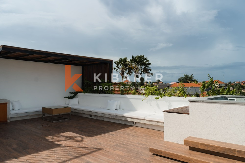 Three-Bedroom Villa with Closed Living Room and Roof in Canggu — image 2