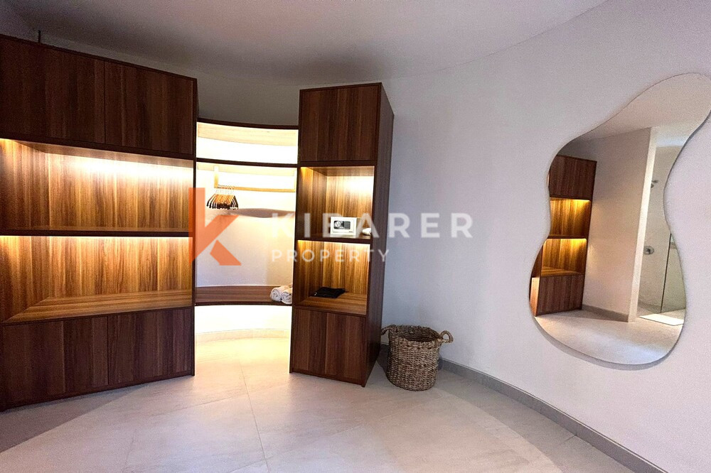 Modern Two-Bedroom Enclosed Guest Villa in Cemagi — image 12