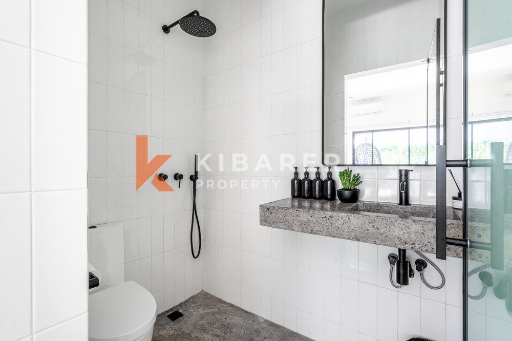 Bright Three-Bedroom Villa with Scandinavian Touches in a Prime Canggu Location — image 18