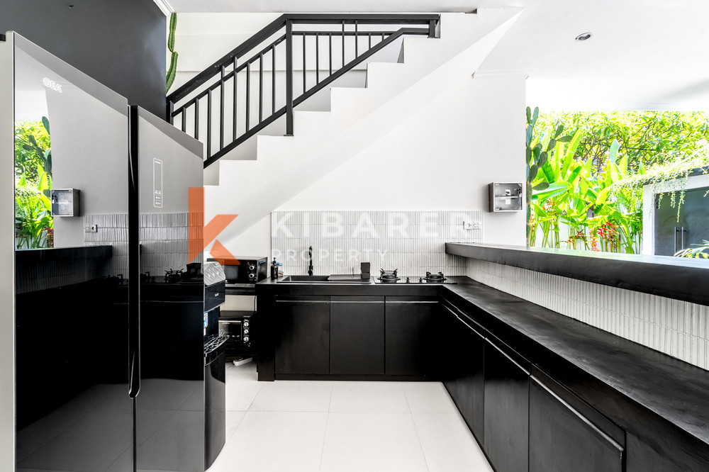 Bright Three-Bedroom Villa with Scandinavian Touches in a Prime Canggu Location — image 9