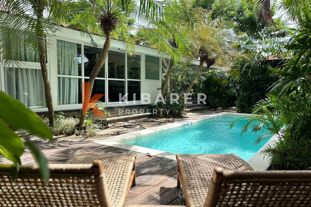 Beautiful Three-Bedroom Joglo Villa in Gated Community in Canggu