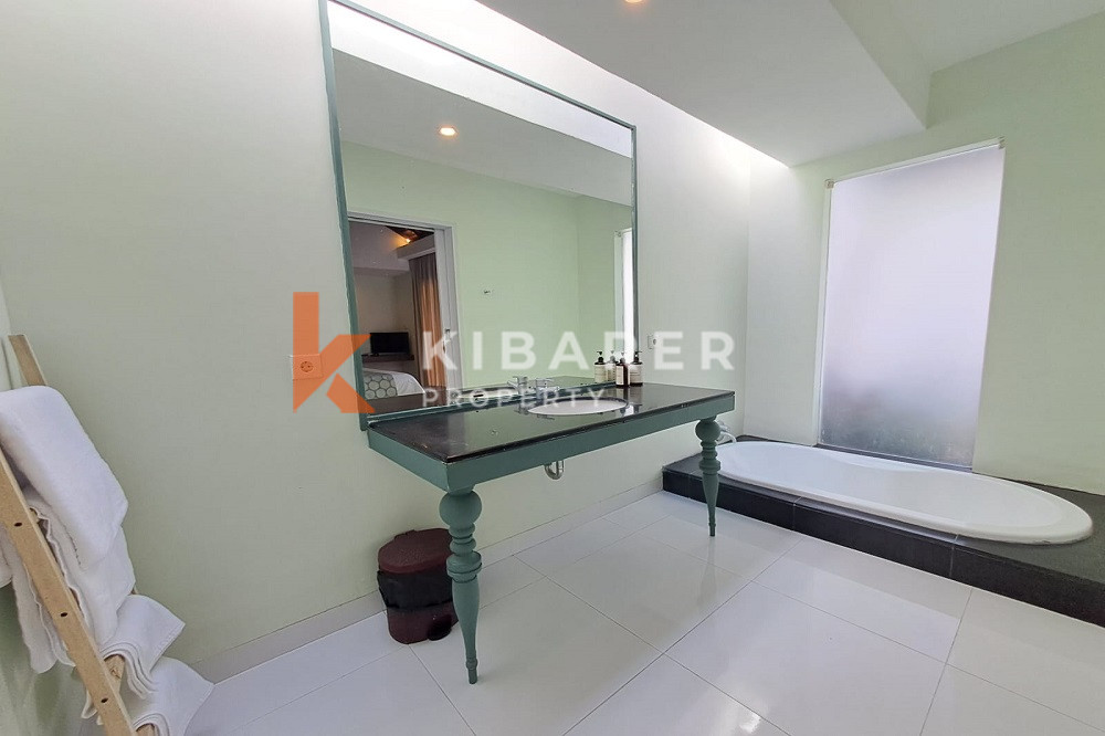 Cozy Relaxation One Bedroom Open Living Villa in Seminyak Area — image 12