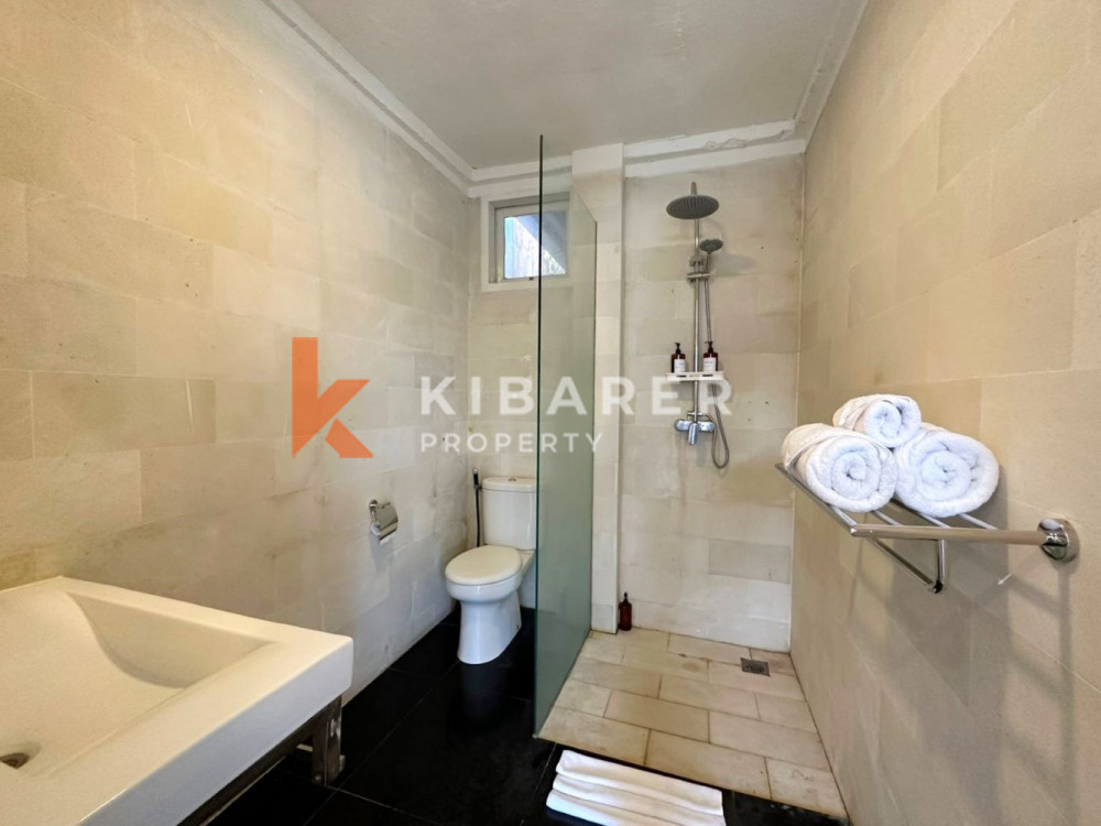 3 Bedroom Villa with Enclosed Living — image 9