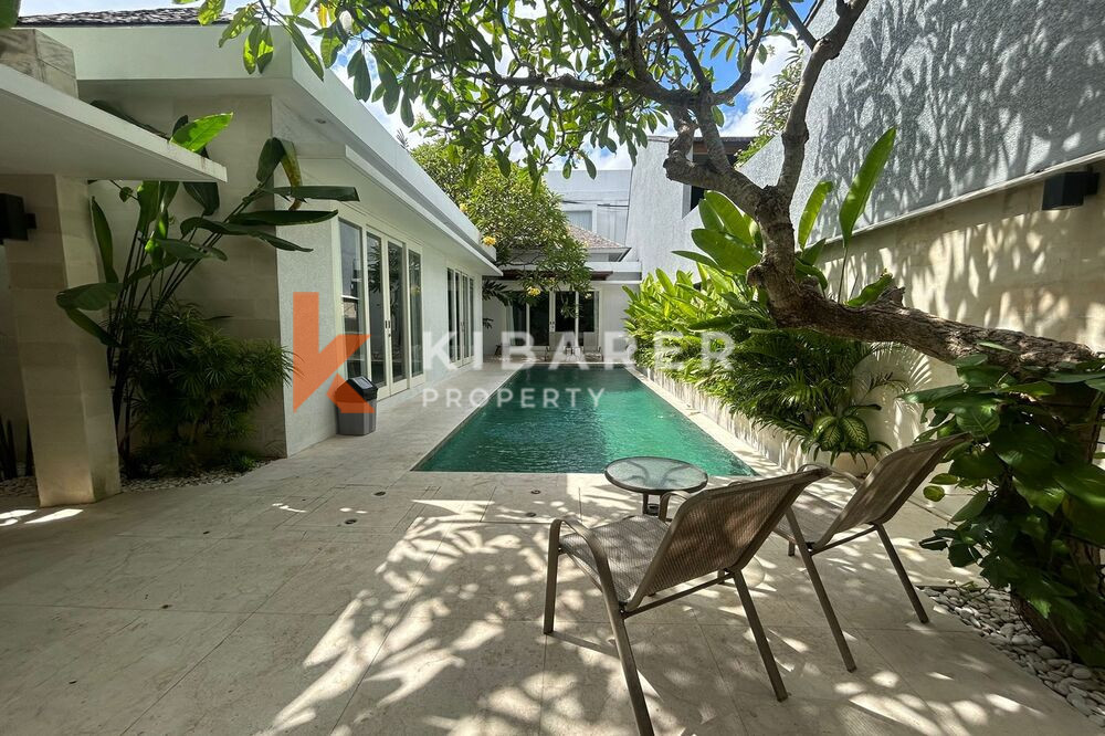 Luxurious Two Bedroom Enclosed Living Colonial Style Villa in Umalas — image 4