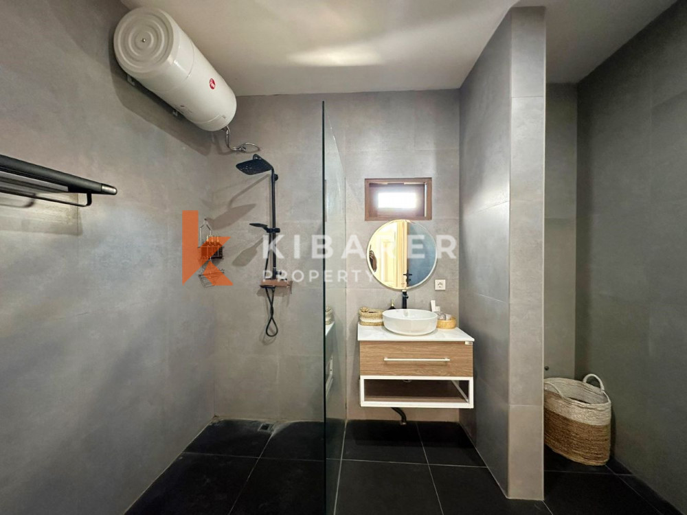 Three Bedroom Enclosed Living Villa with Rooftop in Berawa — image 9