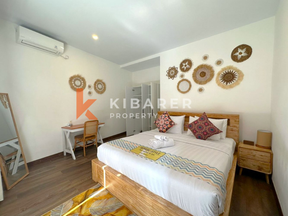 Three-Bedroom Closed Living Villa with Roof in Berawa — image 12