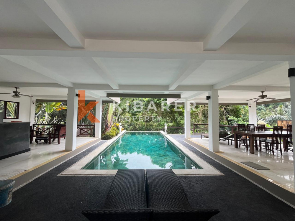 Jungle four bedrooms open living room villa in mengwi area — image 3