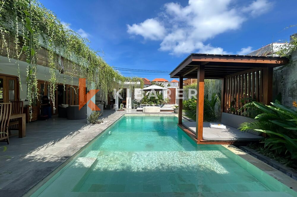 Beautiful Closed Three-Bedroom Villa in Batu Bolong — image 2