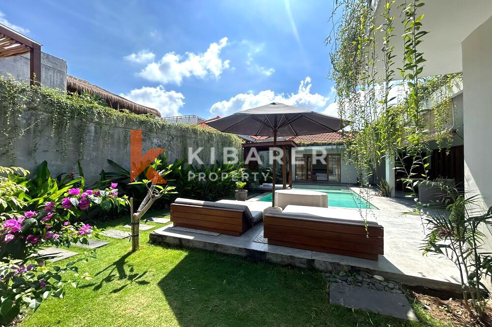 Beautiful Closed Three-Bedroom Villa in Batu Bolong — image 5